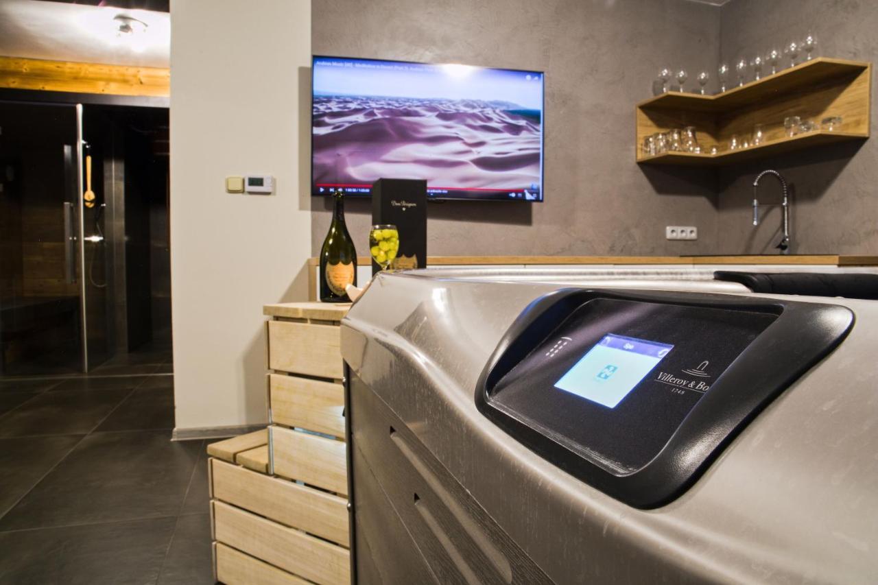 Apartmany A Wellness Vmal Skutec Luaran gambar